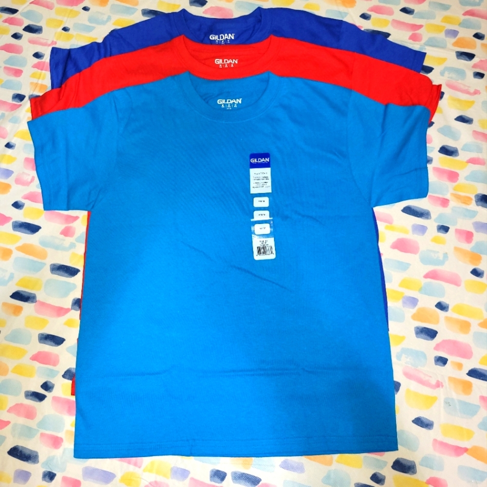 3 pack of Gildan youth tees
